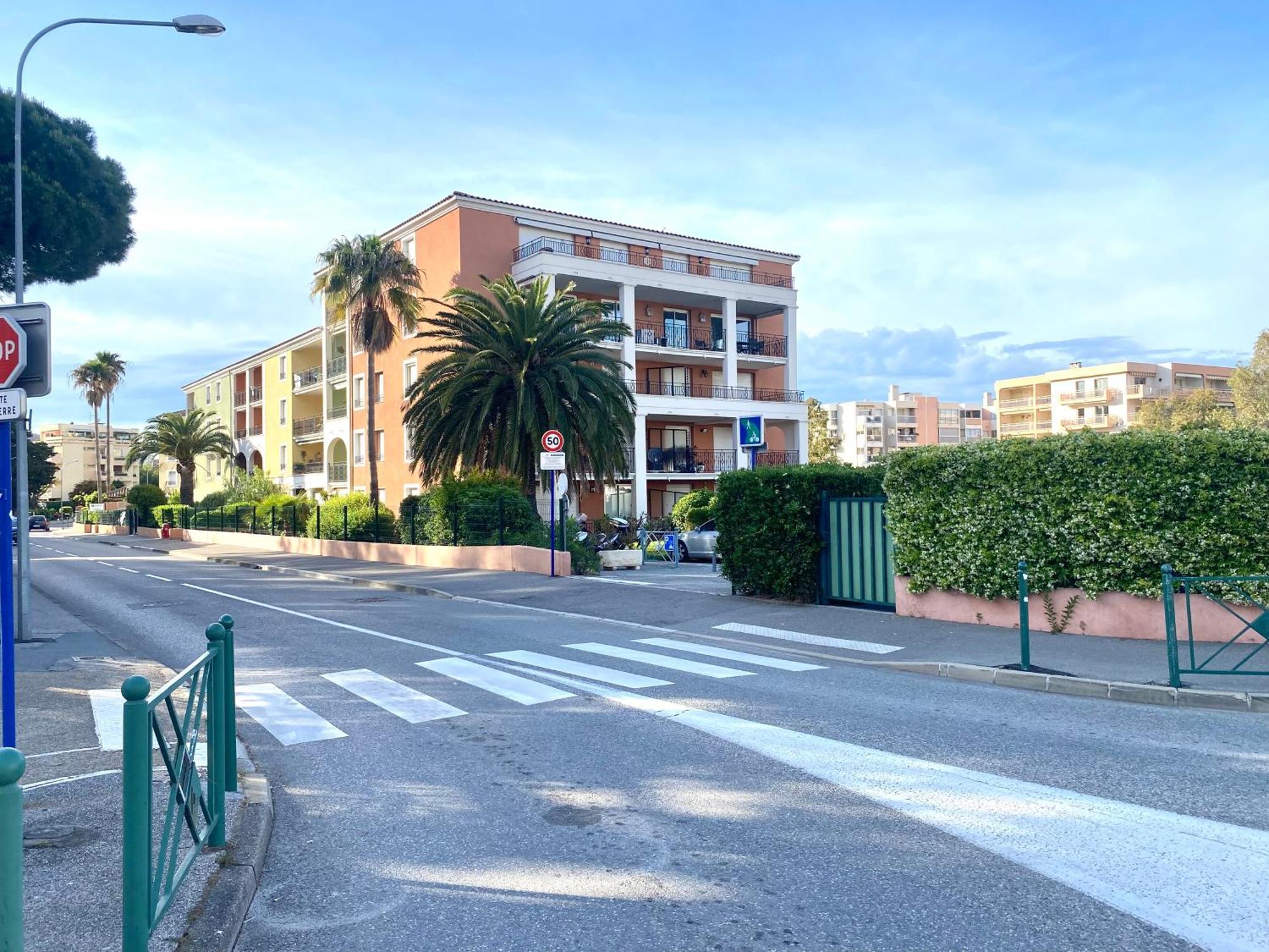 Residence 4 Etoiles Port Marine Sainte-Maxime Luaran gambar